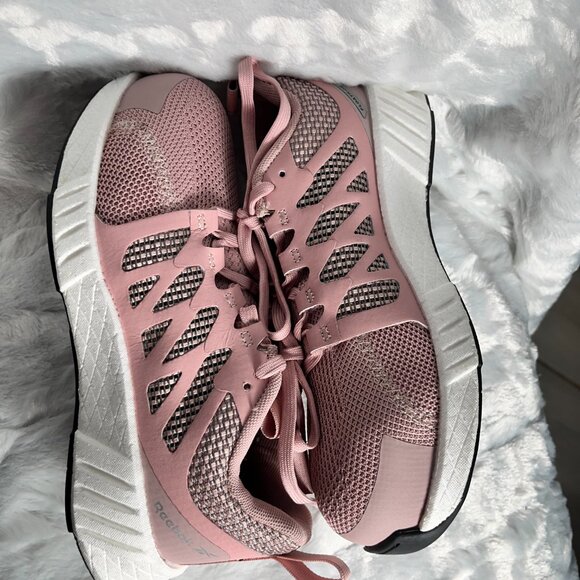 LIKE NEW**** Reebok Fusion Flexweave- Composite Toe Sneakers - Picture 7 of 8